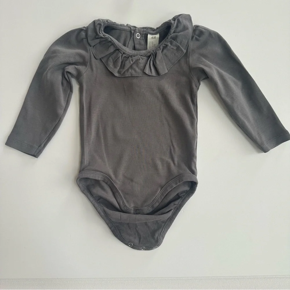 HM | Gray Long Sleeve One Piece Bodysuit with Ruffle Collar
